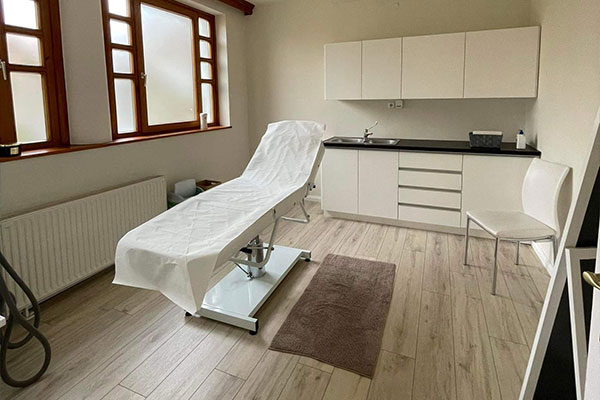Kecskemét Mária utcai klinika kezelőágy